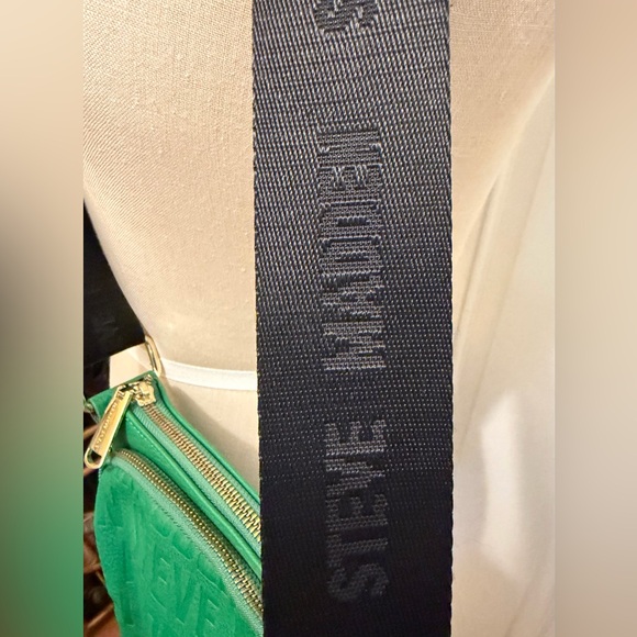 Steve Madden Kelly Green Crossbody Bag - Picture 3 of 3